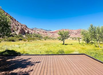 nevada/red-rock-canyon-national-conservation-area/attraction/red-spring-boardwalk-trail