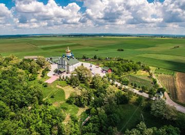 ukraine/tysovets/attraction/monastir-kreshchatik-ptsu