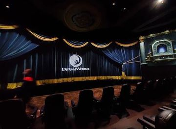 california/santa-clarita/attraction/kung-fu-panda-the-emperor-s-quest