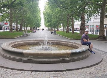 germany/dresden/attraction/rundbrunnen-goldene-reiter-blick