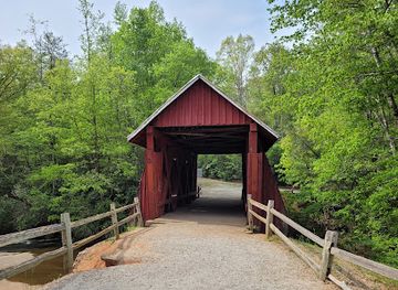 south-carolina/blue-ridge-mountains/attraction/campbells-covered-bridge