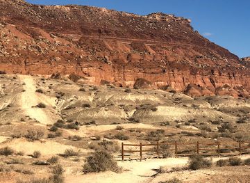 utah/st-george/attraction/new-bearclaw-poppy-navajo-trailhead-biking