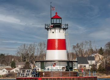 massachusetts/the-islands/attraction/borden-flats-lighthouse