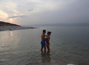 jordan/dead-sea/attraction/salt-beach