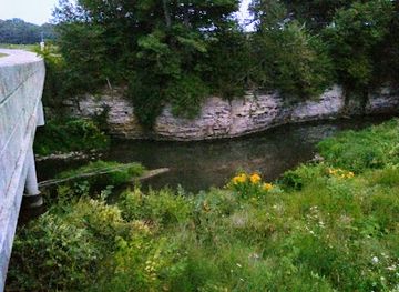 minnesota/driftless-area/attraction/cherry-grove-blind-valley-scientific-and-natural-area