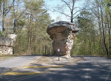 alabama/weiss-lake/attraction/mushroom-rock