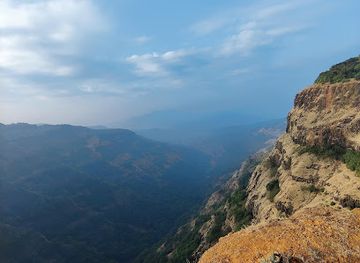 india/mahabaleshwar/attraction/china-main-waterfall