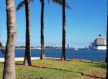 florida/gold-coast/attraction/maurice-a-ferre-park