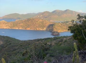 antigua-and-barbuda/english-harbour/attraction/jones-valley-trail