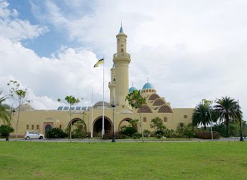 brunei/muara/attraction/ash-shaliheen-mosque