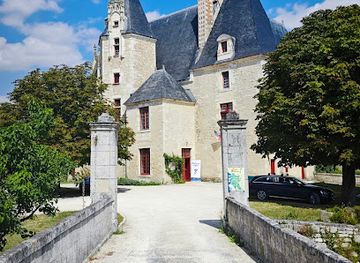 france/poitou-charentes/attraction/chateau-de-neuvicq-le-chateau