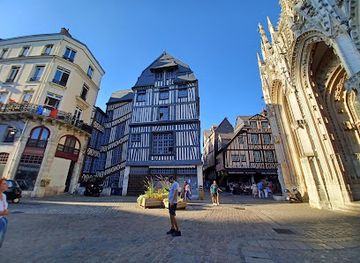 france/rouen/quartier-saint-patrice/attraction/place-barthelemy
