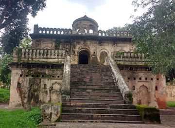 india/central-india/attraction/vijayraghavgarh-fort