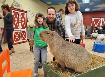 idaho/coeur-d-alene/attraction/big-red-s-barn-indoor-animal-experience-and-education
