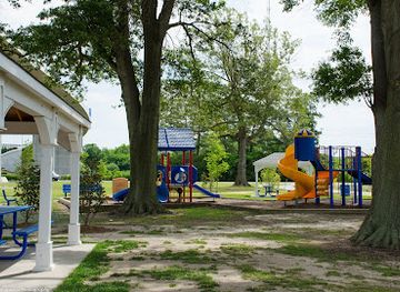 virginia/great-dismal-swamp-national-wildlife-refuge/attraction/elizabeth-river-boat-landing-and-park