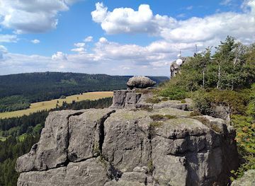 poland/stolowe-mountains/attraction/park-dinozaurow-karlow