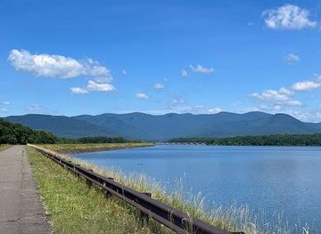 new-york/poughkeepsie/attraction/ashokan-reservoir