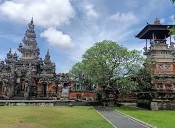 indonesia/bali/attraction/werdhi-budaya-art-centre