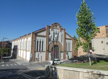 spain/lleida/attraction/placa-de-la-font-dels-tritons