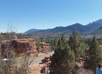 colorado/colorado-springs/manitou-springs/attraction/balanced-rock