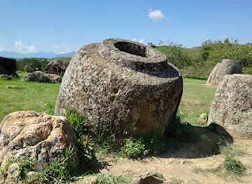 laos/phakse-province/attraction/plain-of-jars-site-3