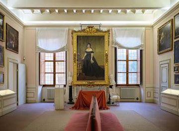 italy/lucca/attraction/museo-nazionale-di-palazzo-reale