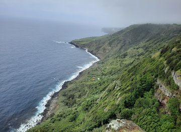 portugal/azores/attraction/lighthouse-feteiras