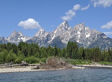 wyoming/grand-teton-national-park/attraction/solitude-float-trips
