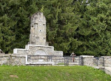 romania/rasnov-area/attraction/monumentul-eroilor