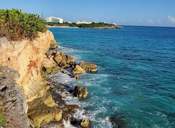 sint-maarten/little-bay-beach/attraction/beach-of-cupecoy