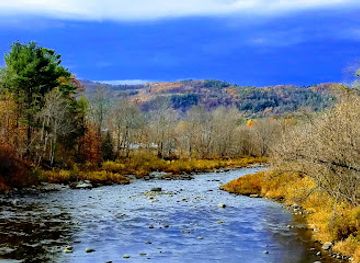vermont/upper-valley/attraction/riverwalk-covered-bridge