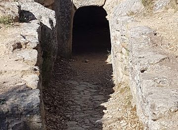 france/languedoc/attraction/dolmen-de-gallardet