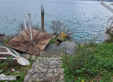 montenegro/lake-skadar/attraction/yellow-door