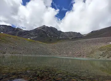 Burji la Lake