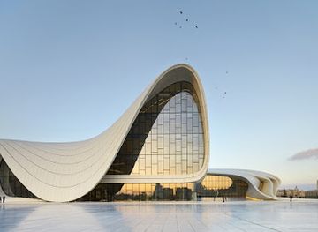 azerbaijan/baku/nizami-street/attraction/heydar-aliyev-centre
