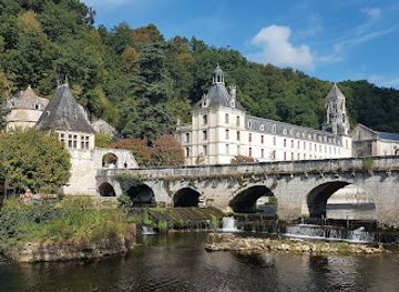 france/dordogne-valley/attraction/brantome-abbey