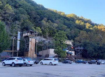 missouri/meramec-caverns/attraction/meramec-caverns-natural-campground