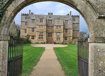 united-kingdom/oxford/attraction/national-trust-chastleton-house