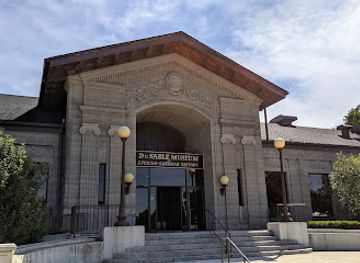 illinois/chicagoland/attraction/dusable-black-history-museum-and-education-center