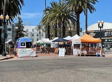 california/huntington-beach/attraction/downtown-anaheim-farmers-market