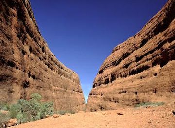 australia/uluru-kata-tjuta-national-park/attraction/walpa-gorge