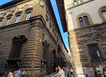 italy/florence/attraction/palazzo-pazzi-inps