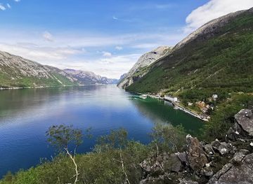 norway/rogaland/attraction/kalleliklimpen-and-cliff-hike