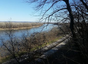 Lewis and Clark Interpretive Trails and Visitor Center (Missouri River Basin)