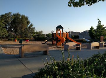 california/redding/attraction/rivercrest-park