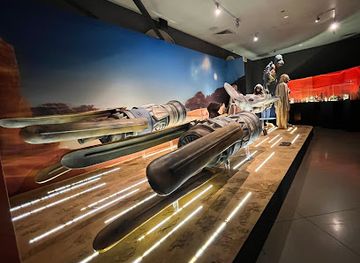 california/santa-monica/attraction/santa-monica-art-museum