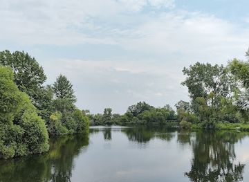 indiana/the-lakes-region/attraction/wolf-park