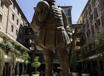 italy/pisa/attraction/statua-di-galileo-galilei