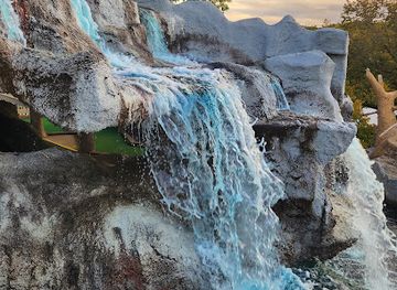 missouri/lake-of-the-ozarks/attraction/putt-n-stuff-family-fun-center