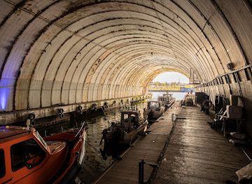 latvia/liepaja/attraction/karostas-zemudenu-angars